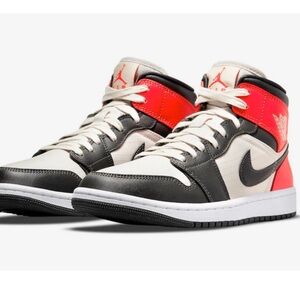 Air Jordan 1 Mid SE Newsprint Light Orewood Brown Women's Sneakers Sz 9.5 Mens 8